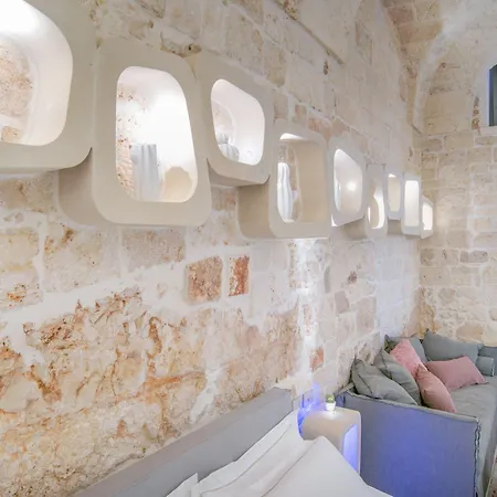 Palazzo Vico Bianco Raro Homes Collection