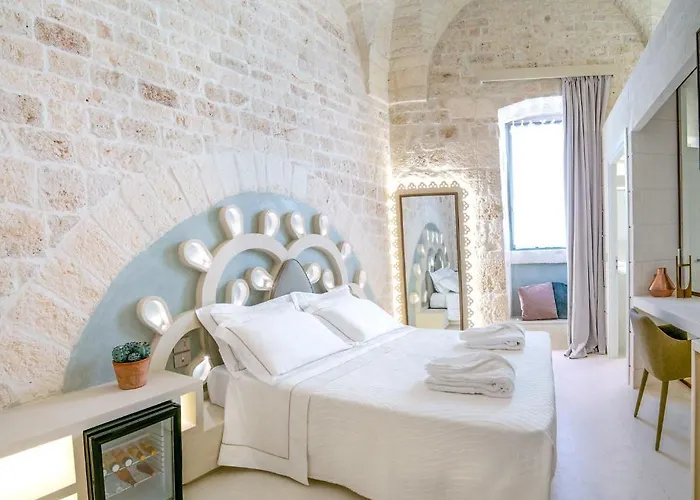 Palazzo Vico Bianco Raro Homes Collection