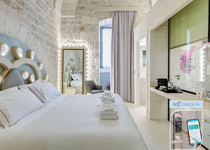 Palazzo Vico Bianco Raro Homes Collection