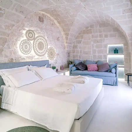Palazzo Vico Bianco Raro Homes Collection