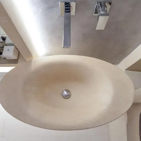 Palazzo Vico Bianco Raro Homes Collection