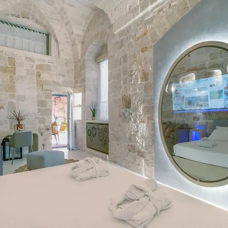 Palazzo Vico Bianco Raro Homes Collection