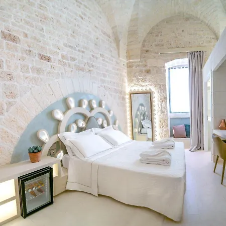 Palazzo Vico Bianco Raro Homes Collection