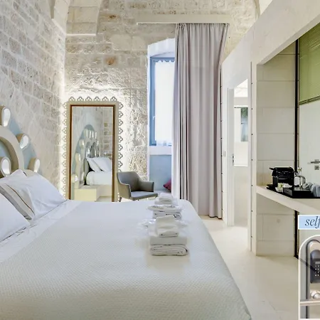 Palazzo Vico Bianco Raro Homes Collection