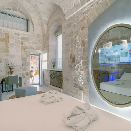 Palazzo Vico Bianco Raro Homes Collection
