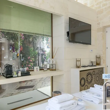 Palazzo Vico Bianco Raro Homes Collection Affittacamere Ostuni